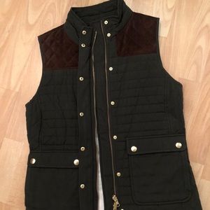 LIKE NEW gorgeous Vineyard Vines vest!